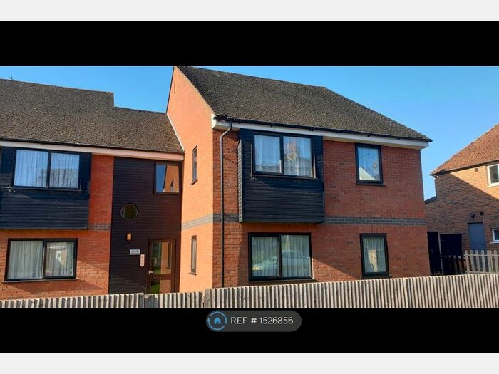 2 Bedroom Flat To Rent In Church Lane, Mill End, Rickmansworth, WD3