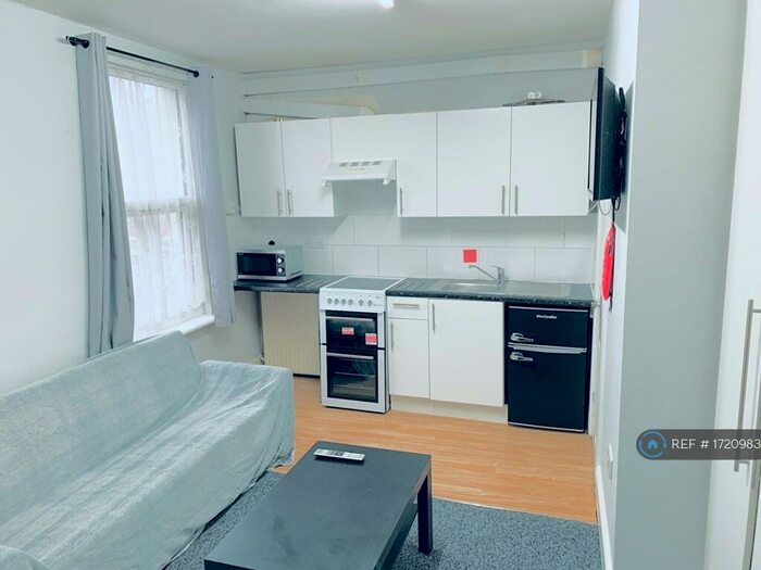 Studio To Rent In Waylen Street, Reading, RG1