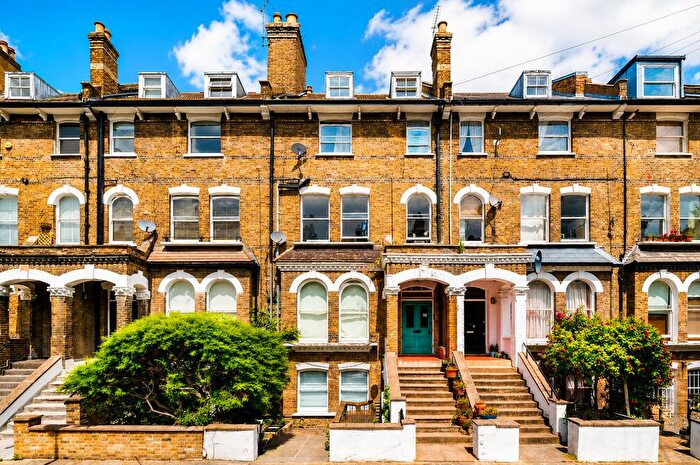 3 Bedroom Maisonette For Sale In Ospringe Road, Kentish Town, NW5