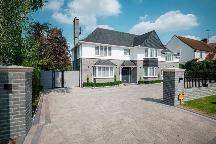 4 Bedroom Detached House To Rent In Newlands Avenue, Radlett, WD7