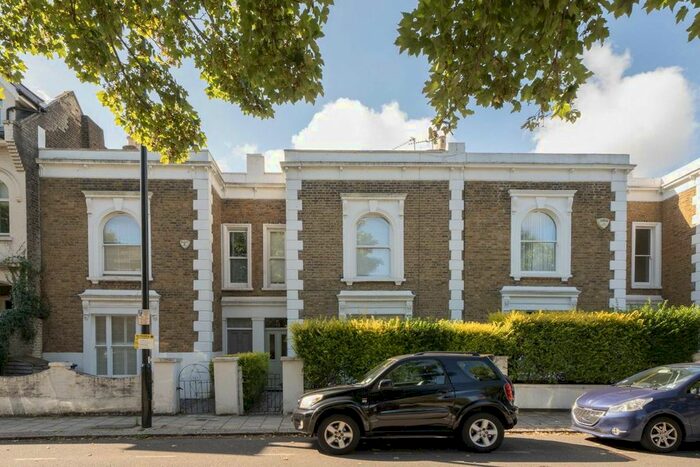 3 Bedroom Property To Rent In Wellesley Road, London, W4