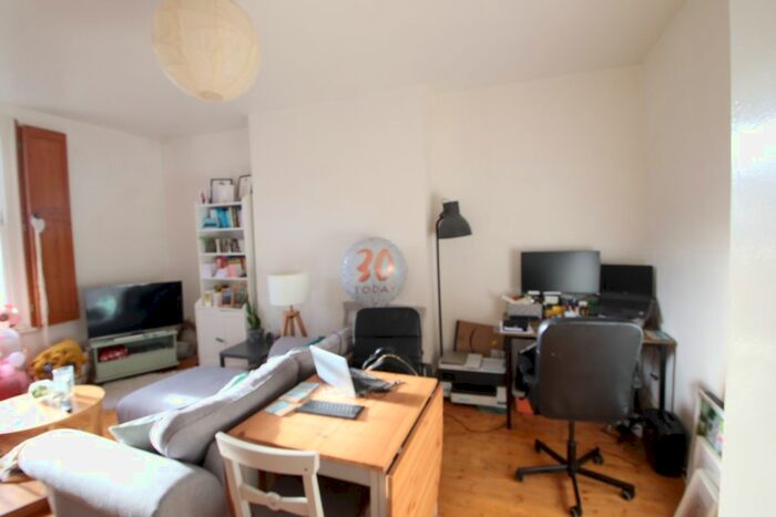 2 Bedroom Flat To Rent In Haringey Park, Crouch End, N8