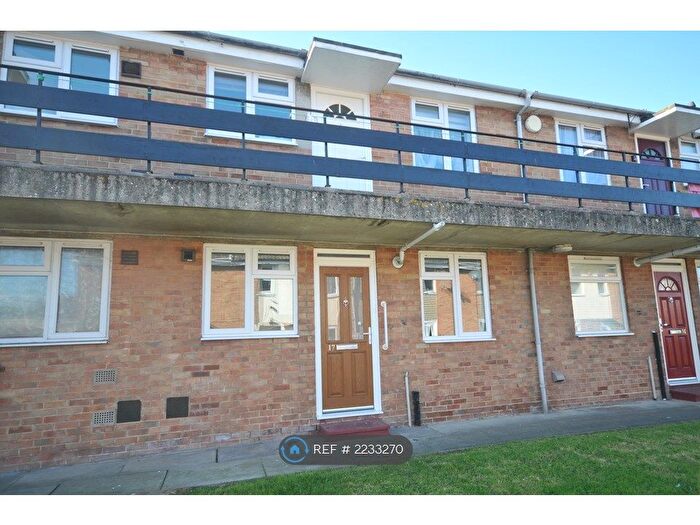 1 Bedroom Flat To Rent In Kingston Close, Ramsgate, CT12