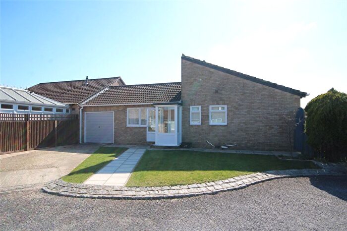 3 Bedroom Bungalow For Sale In Hatfield Court, New Milton, Hampshire, BH25