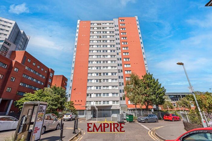 2 Bedroom Apartment For Sale In Murrell Close, Birmingham, West Midlands, B5
