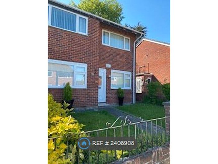 2 Bedroom Flat To Rent In Prenton, Birkenhead, CH43