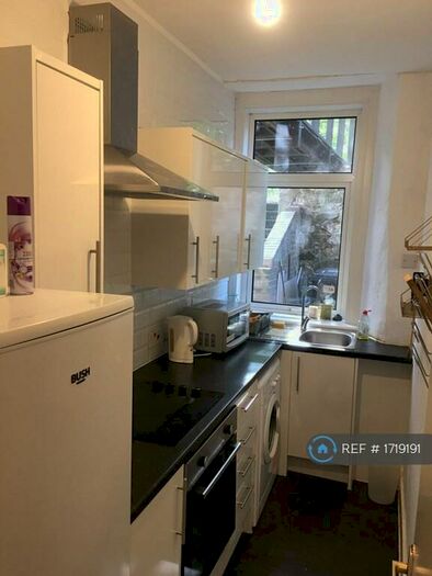 2 Bedroom Flat To Rent In Queen Street, Stirling, FK8