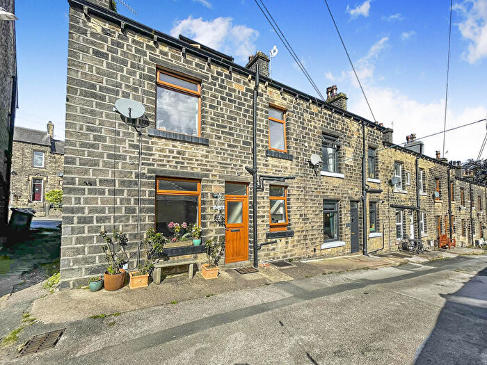 2 Bedroom End Of Terrace House For Sale In Mount Road, Marsden, Huddersfield, Kirklees, HD7