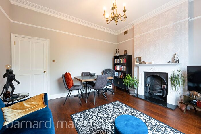 1 Bedroom Flat To Rent In Parklands, Berrylands, Surbiton, KT5
