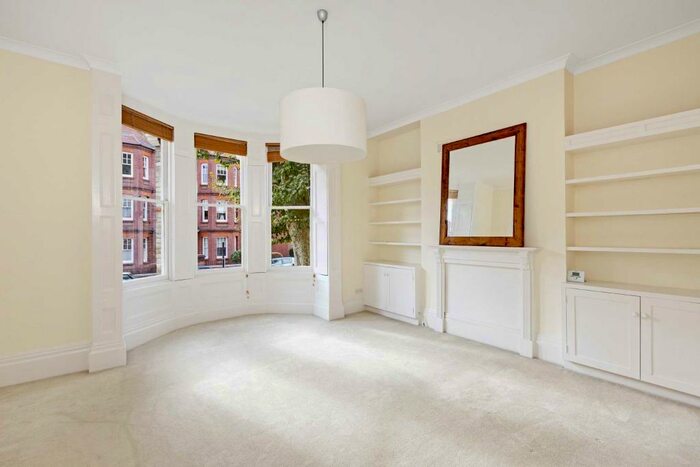 1 Bedroom Apartment To Rent In St. James Terrace, Boundaries Road, London, SW12