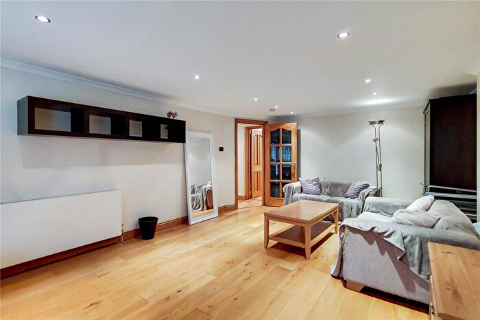3 Bedroom Flat To Rent In Cathcart Hill, Dartmouth Park, N19
