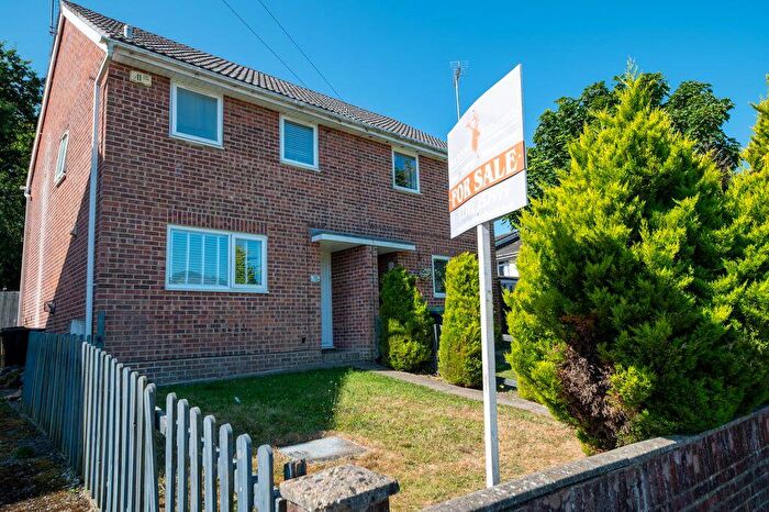 2 Bedroom Semi-Detached House For Sale In Shaftesbury Avenue, Purbrook, PO7