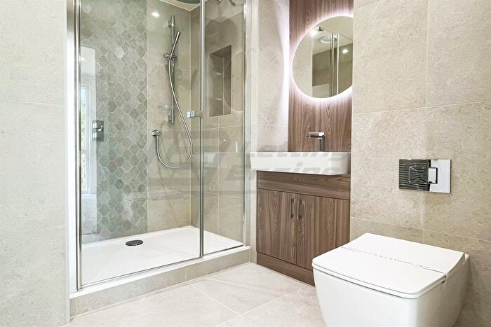 4 Bedroom Flat To Rent In Handley Drive, London, SE3