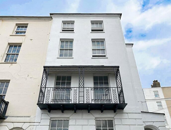 3 Bedroom Maisonette To Rent In Wellington Square, Hastings, TN34