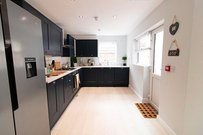 6 Bedroom Terraced House To Rent In , Halsbury Road, Liverpool, L6