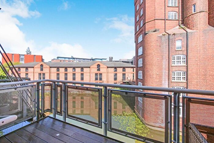 2 Bedroom Flat For Sale In John Walker House, Dixons Yard, York, YO1