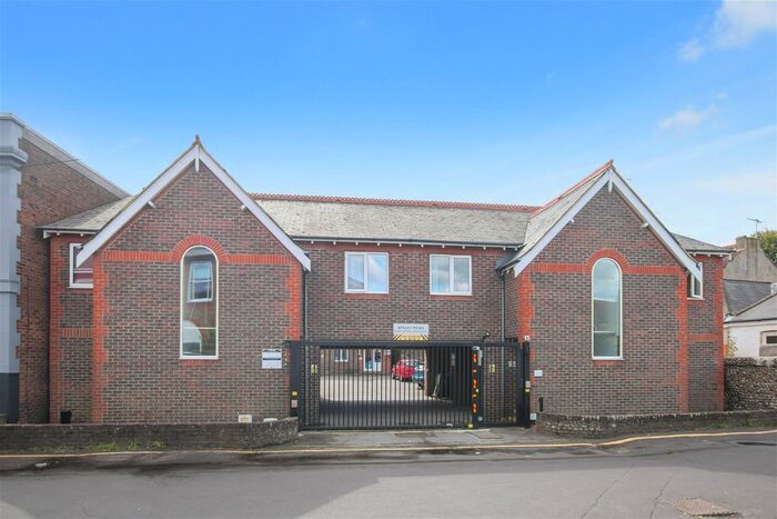 1 Bedroom Flat To Rent In Little High Street, Worthing, BN11