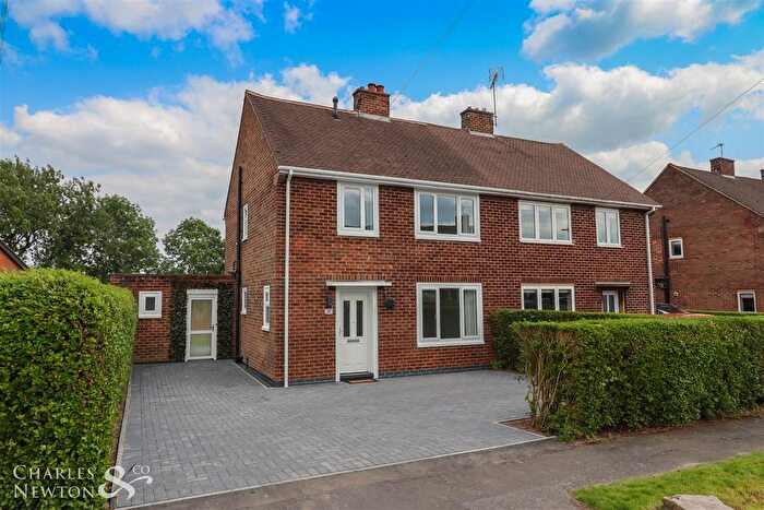3 Bedroom Semi-Detached House For Sale In The Crescent, Stanley Common, DE7