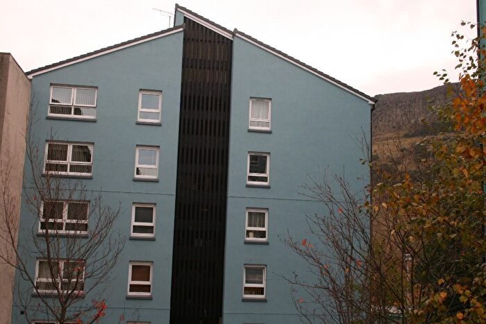 1 Bedroom Flat To Rent In Dumbiedykes Road, Holyrood, Edinburgh, EH8