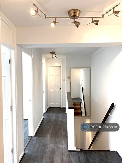 3 Bedroom Maisonette To Rent In Perley House, London, E3