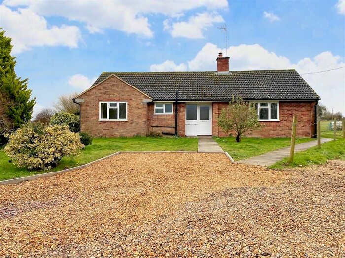 3 Bedroom Bungalow To Rent In Hulcott, Aylesbury, HP22