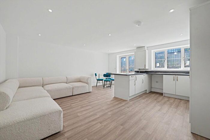 3 Bedroom Flat For Sale In Apartment, Alison Murphy House, Macdonald Road, Wyken, Coventry, CV2