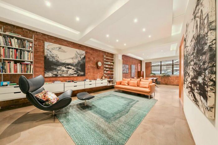 3 Bedroom Apartment To Rent In York Way, N1