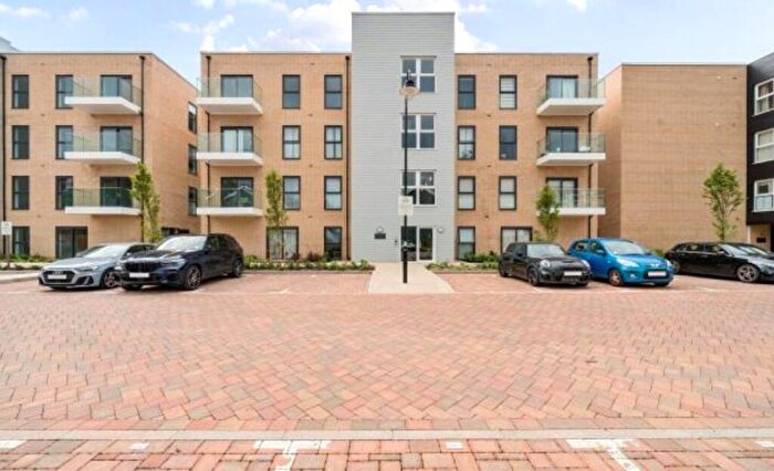 2 Bedroom Flat To Rent In Fairhaven Drive, Reading, Berkshire, RG2