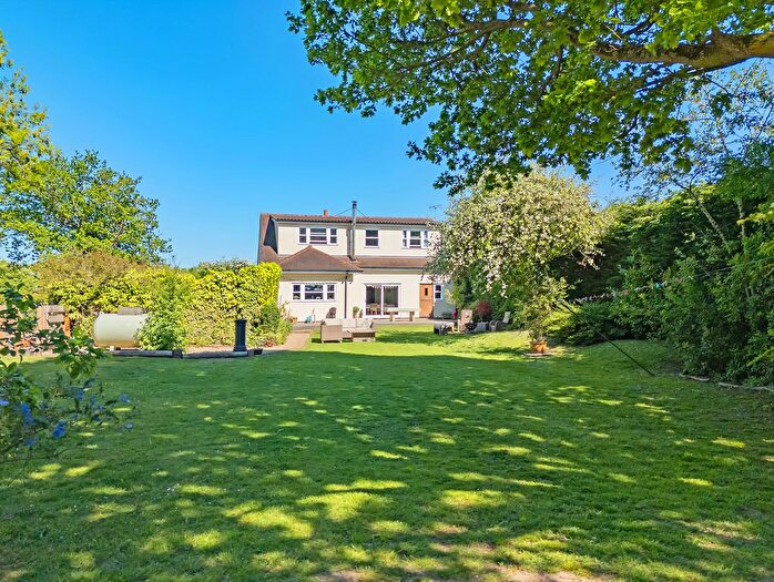 4 Bedroom Detached House For Sale In Dowsett Lane, Ramsden Heath, CM11