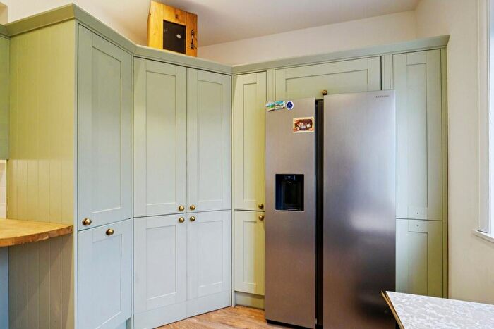 4 Bedroom Semi-Detached House For Sale In All Saints Avenue, Margate, CT9 - Photo 8
