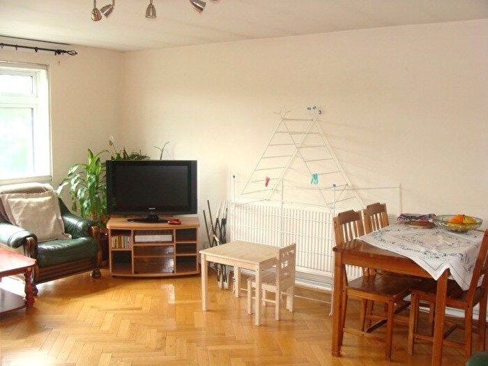 2 Bedroom Flat To Rent In Freeland Road, London, W5