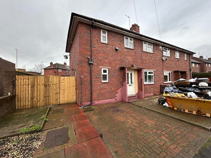 3 Bedroom House To Rent In Wood Street, Dudley, DY2