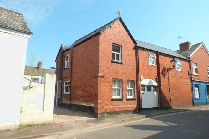 1 Bedroom Cottage To Rent In Follett Road, Topsham, Exeter, EX3
