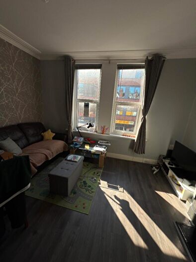 1 Bedroom Flat To Rent In A Meanwood Road, Leeds, LS6