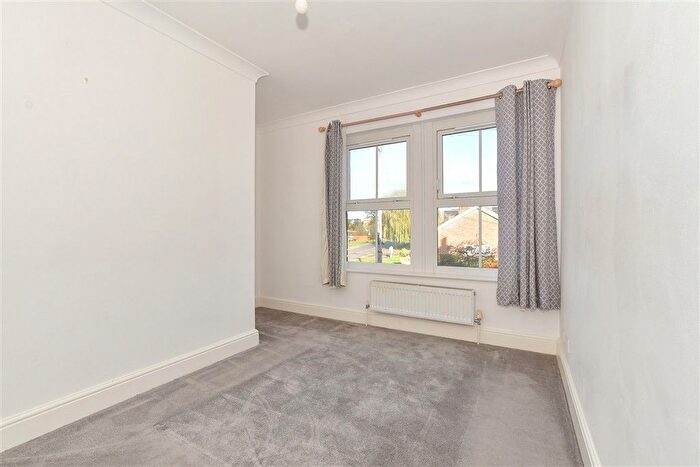 2 Bedroom Flat For Sale In Victoria Road, Cranleigh, Surrey, GU6