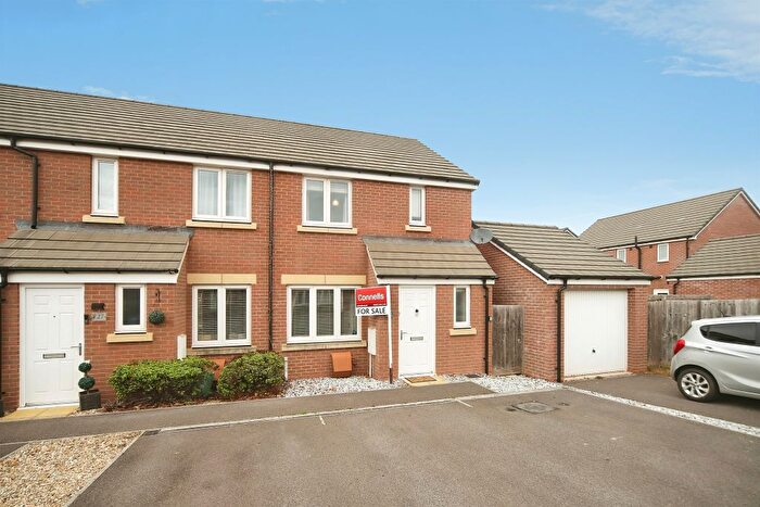 3 Bedroom End Terrace House For Sale In Knight Close, Monkton Heathfield, Taunton, TA2