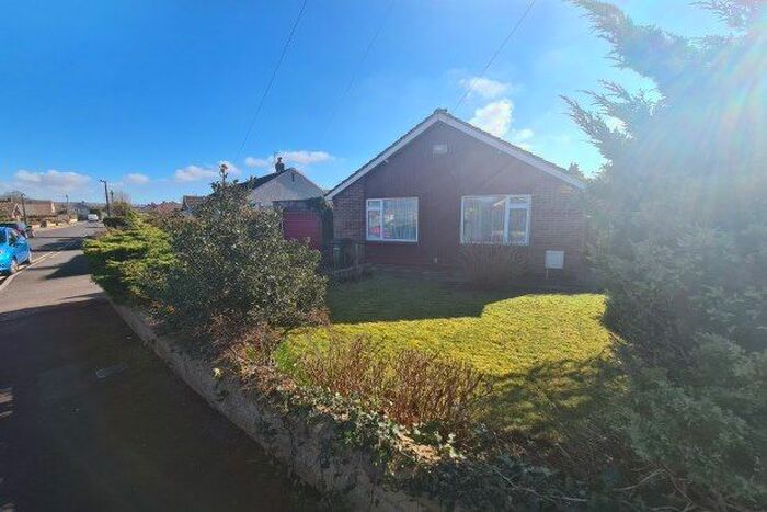 3 Bedroom Bungalow To Rent In Heathfield Road, Bristol, BS48