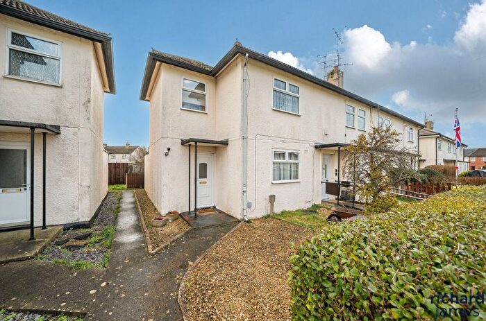2 Bedroom Maisonette For Sale In Addison Crescent, Swindon, SN2