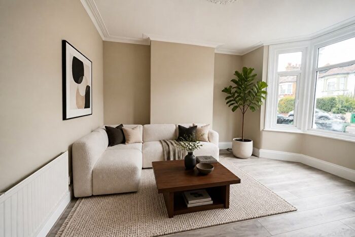 4 Bedroom End Of Terrace House To Rent In Honley Road, London, SE6