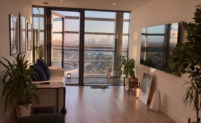 1 Bedroom Apartment For Sale In City North East Tower, City North Place, N4