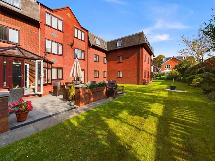 2 Bedroom Flat For Sale In Black Moss Lane, Hillside Court Black Moss Lane, L39