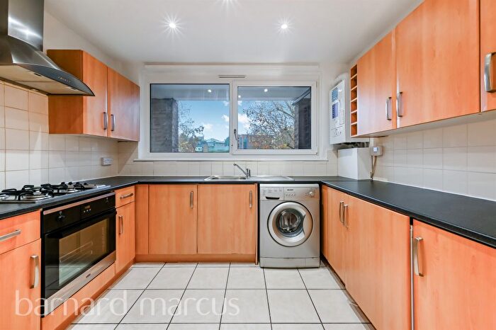 1 Bedroom Flat For Sale In Arnal Crescent, London, SW18