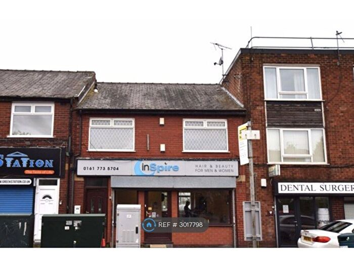 2 Bedroom Flat To Rent In Prestwich, Manchester, M25