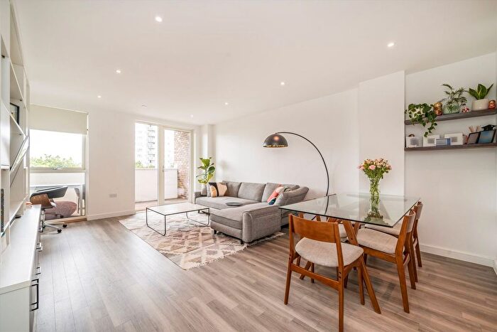 3 Bedroom Flat For Sale In Avenue Road, Acton, W3