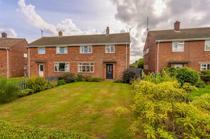 3 Bedroom Semi-Detached House For Sale In Bede Crescent, Benington, Boston, PE22