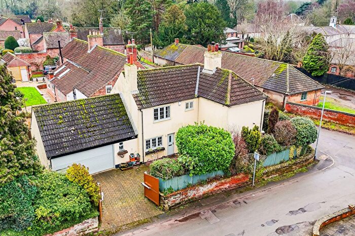 3 Bedroom Property For Sale In Blind Lane, Oxton, NG25