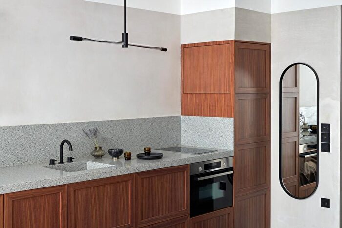 Studio To Rent In Kingsland High Street, Hackney, E8