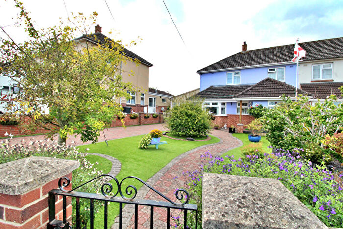 3 Bedroom Semi-Detached House For Sale In Craybourne Road, Melksham, Wiltshire, SN12
