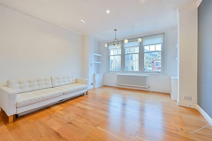 2 Bedroom Flat For Sale In Marchwood Crescent, Ealing, London, W5