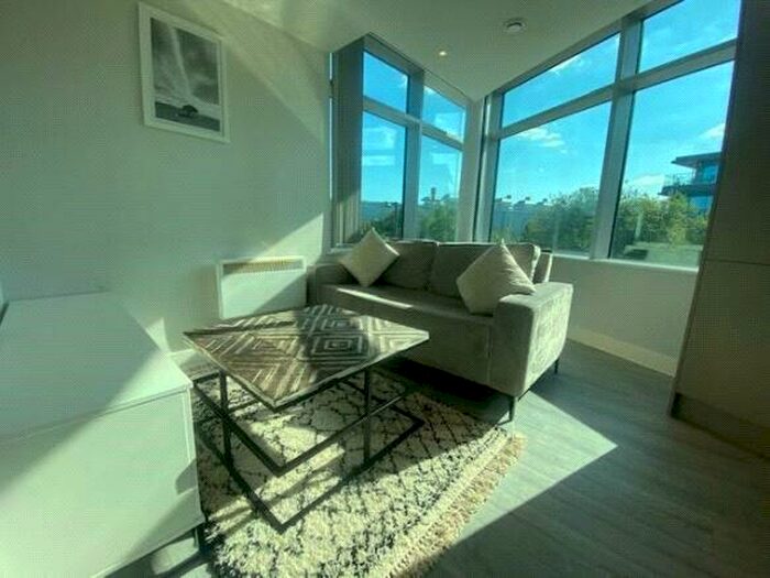 Apartment To Rent In Thames Valley, Wokingham Road, Bracknell, Berkshire, RG42